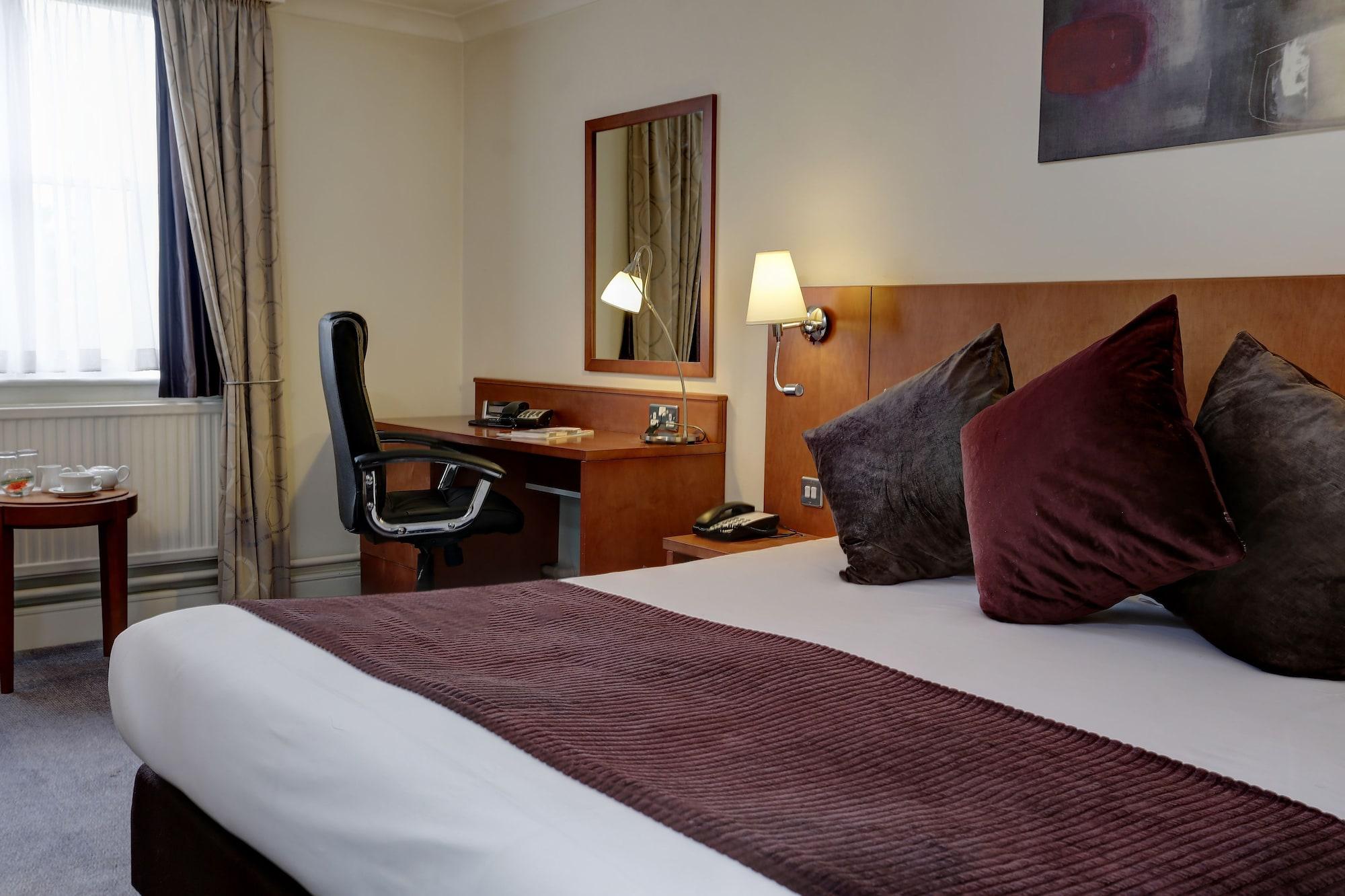 Doubletree By Hilton Reading M4 J10, An Hilton Hotel Wokingham Bagian luar foto